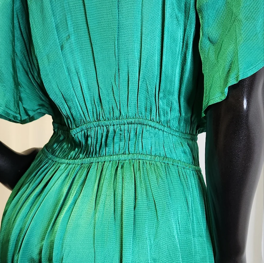 Elegant Green Maxi Dress - Picture 6 of 16